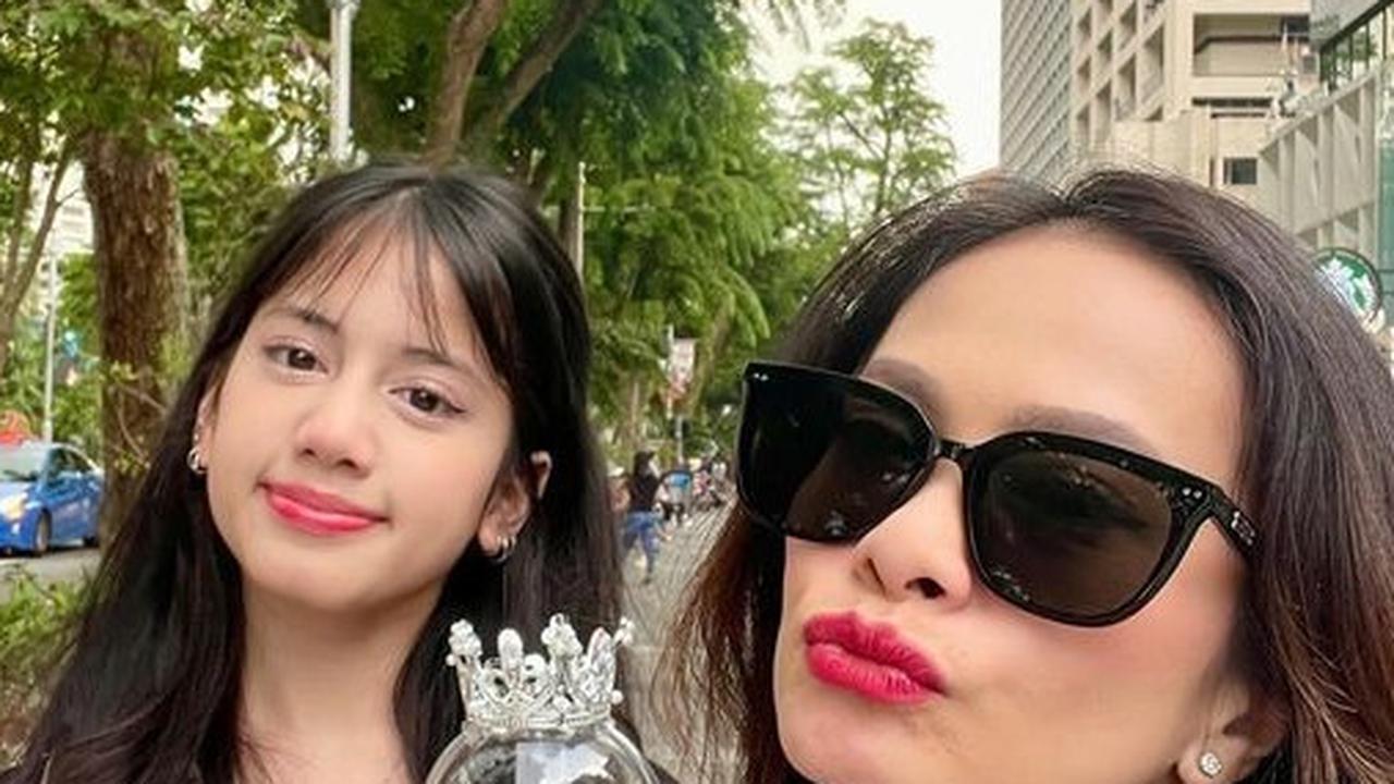 Momen Keseruan Ersa Mayori Nonton Konser Grup K-Pop Enhypen di Singapura, Potret Cantik Anak Gadisnya Bikin Salfok