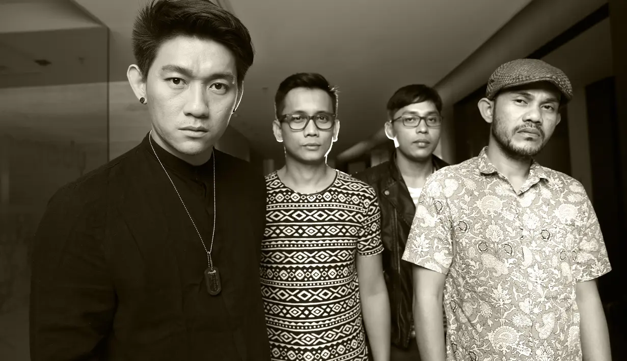 Saat ditemui di SCTV Tower, Senayan (28/7/2015), Group band yang beranggotakan 4 personel ini mengaku bekerja sama dengan musik produser lain. (Galih W. Satria/bintang.com)