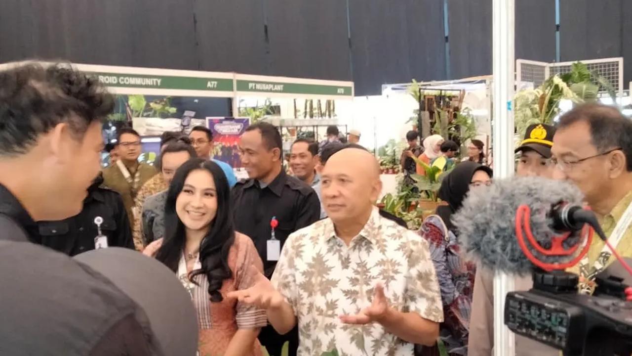 "Saya tahu ada tiga e-commerce yang sudah dihubungi Tiktok, saya tahunya bukan dari Tiktok-nya, tapi dari mereka yang dihubungi," ujar&nbsp;Teten di Jakarta, Kamis.