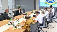 Pertemuan Menteri Perhubungan Budi Karya Sumadi dan Dubes RI untuk Papua Nugini dan Kepulauan Solomon Andriana Supandi. (Dok Kemenhub)