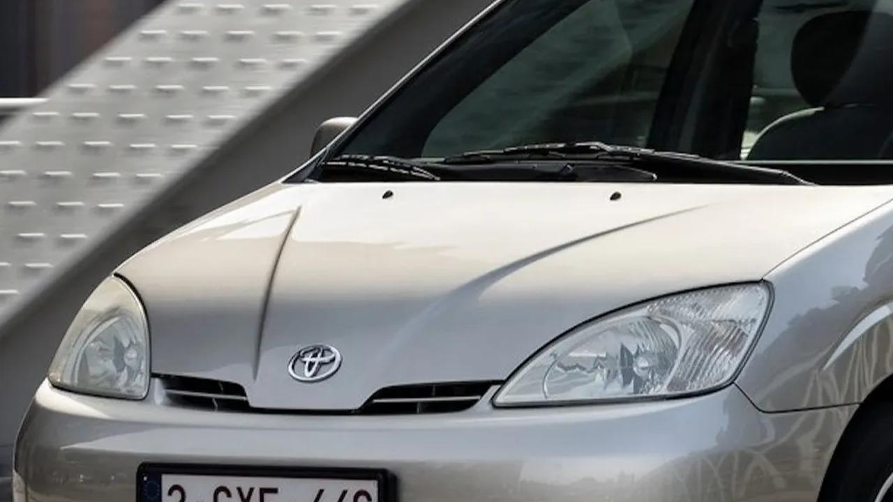 Inovatif, Toyota Daur Ulang Baterai Mobil Prius Generasi Jadul
