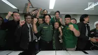 Tangis Haru Pendukung Saat Bawaslu Putuskan PBB Peserta Pemilu