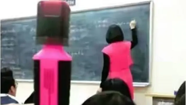 Menipu Mata, 6 Pakaian Orang Ini Mirip Benda Sehari-hari