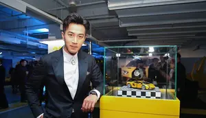 Hawick Lau Akui Pacaran dengan Model Christy Lai, Beda Usia 20 Tahun