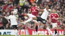 Manchester United menelan kekalahan dengan skor telak 0-3 dari sang rival abadi, Liverpool. Keduanya bertemu dalam laga pekan ketiga Premier League 2024/2025 di Old Trafford, Minggu (1/9/2024) malam WIB. (AP Photo/Dave Thompson)