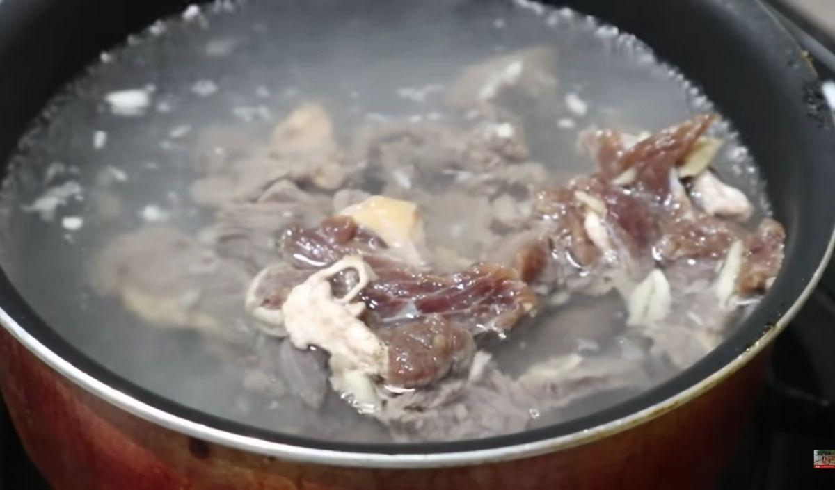<b>Rebus Daging yang Sudah Dimarinasi</b>