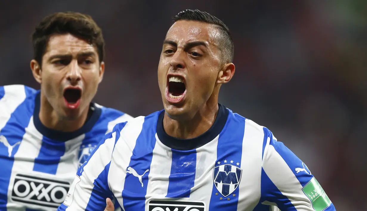 Penyerang Monterrey, Rogelio Funes berselebrasi usai mencetak gol ke gawang Liverpool pada pertandingan Piala Dunia Antarklub 2019 di Stadion Internasional Khalifa di Doha, Qatar (18/12/2019).  Di final, Liverpool akan menghadapi Flamengo pada 22 Desember. (AP Photo/Hussein Sayed)