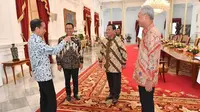 Presiden Joko Widodo atau Jokowi makan siang bersama dengan bakal capres Anies Baswedan, Ganjar Pranowo, dan Prabowo Subianto di Istana, Senin (30/10/2023). (Instagram Anies Baswedan)