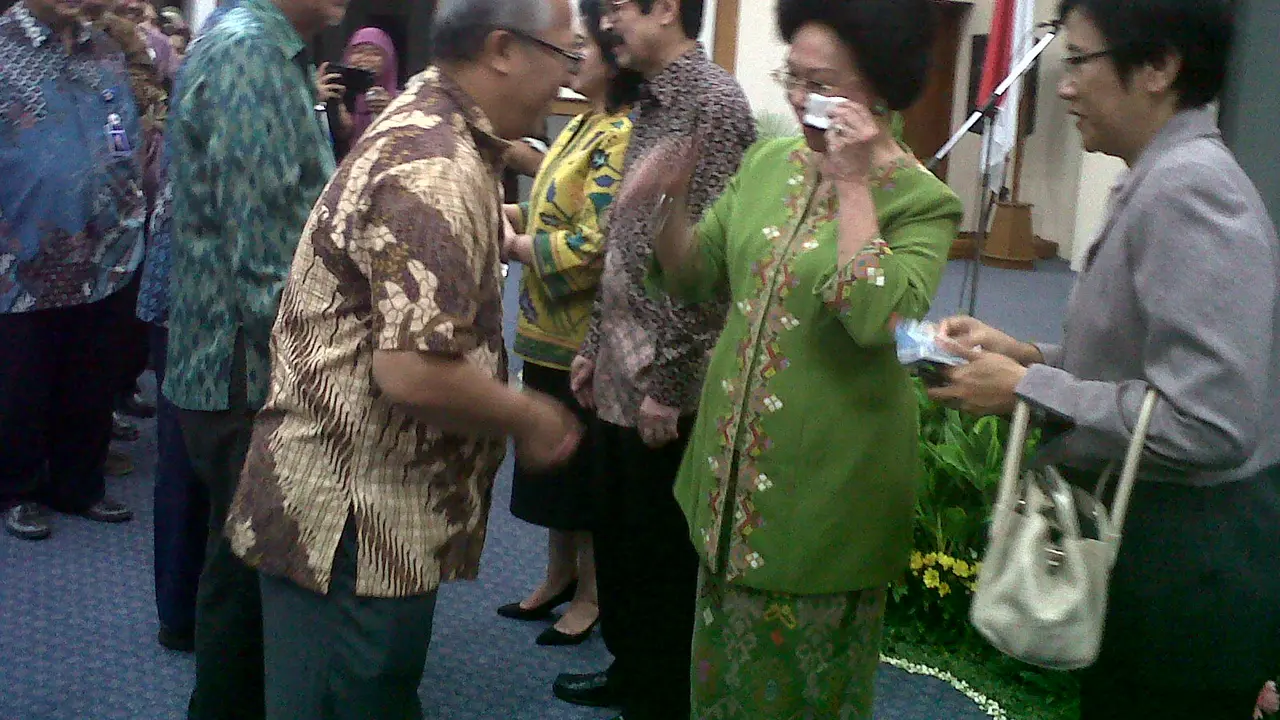 Tangis Nafsiah Mboi Pecah saat Perpisahan dengan Pejabat Kemkes