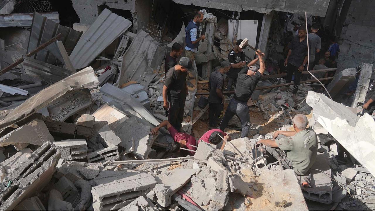 FOTO: Serangan Israel Terus Hantam Permukiman dan Tenda Pengungsi di Gaza, 12 Warga Palestina Tewas