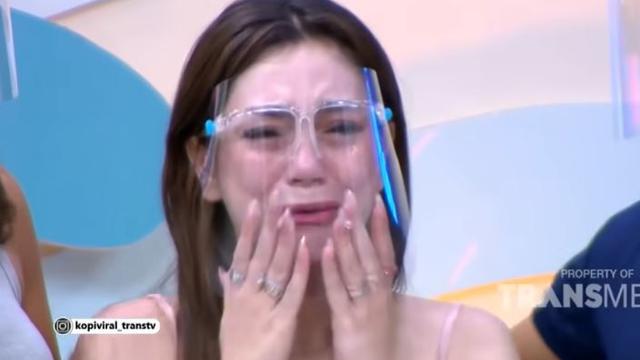 Celine Evangelista (Foto: YouTube)