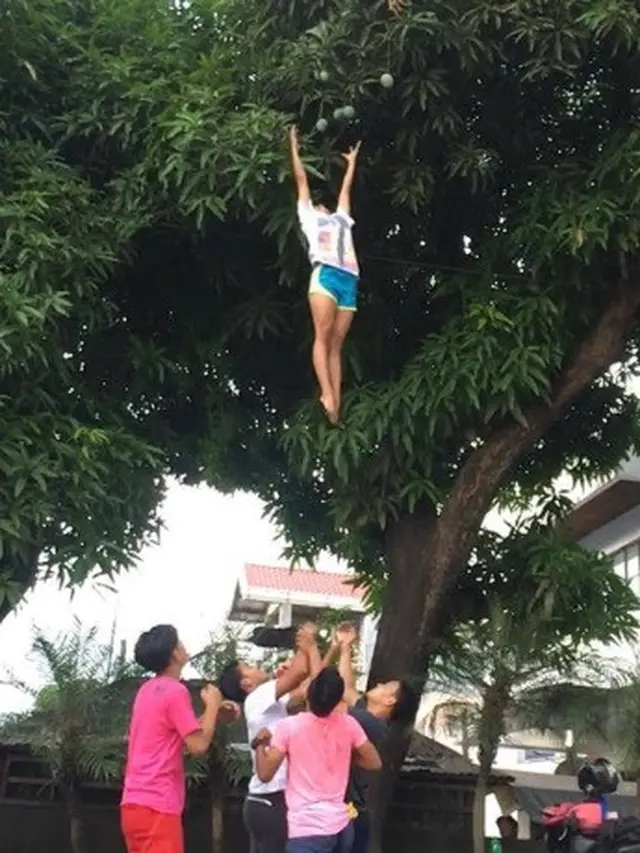 petik mangga ala cheerleader