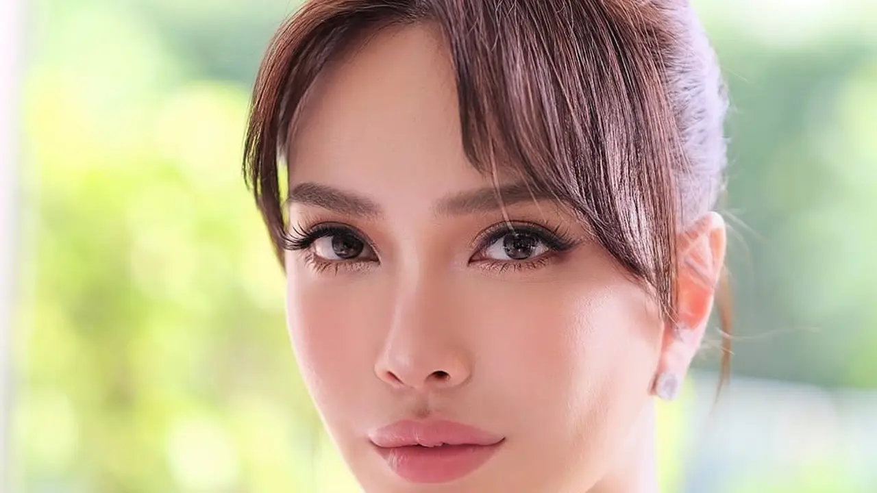 Manglingi, Penampilan Terbaru Shandy Aulia dengan Timeless Makeup dan Full Lips Jadi Sorotan Warganet
