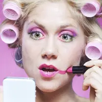 Berhenti Lakukan Kesalahan-Kesalahan Ini Agar Selalu Cantik | via: live.huffingtonpost.com