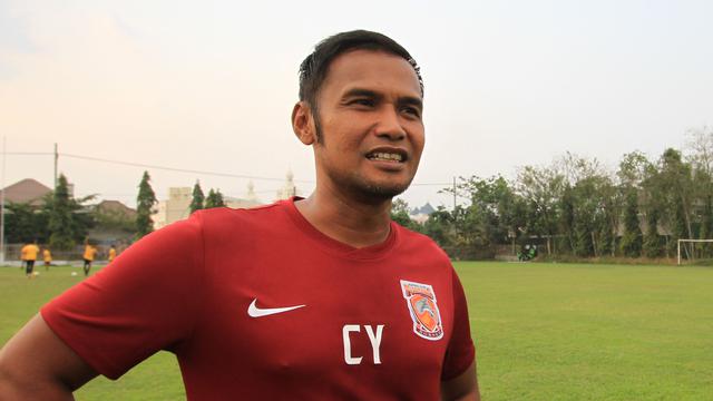 Pelatih Borneo U-19, Charis Yulianto