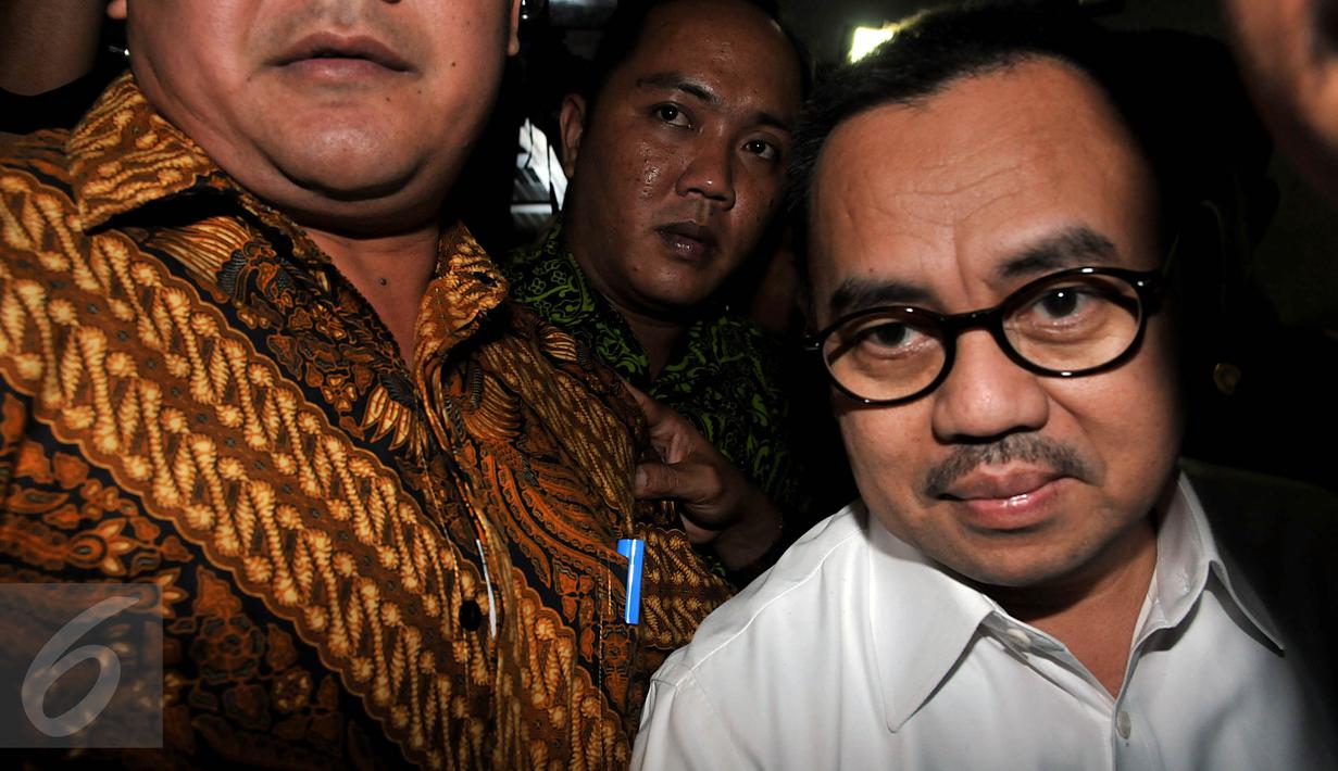 Menteri ESDM Sudirman Said memenuhi panggilan Mahkamah Kehormatan Dewan (MKD) DPR RI di Komplek Parlemen, Jakarta, Selasa (2/12/).   Sudirman mengaku membawa rekaman lengkap berisi percakapan dugaan pencatutan nama Jokowi-JK. (Liputan6.com/Johan Tallo)