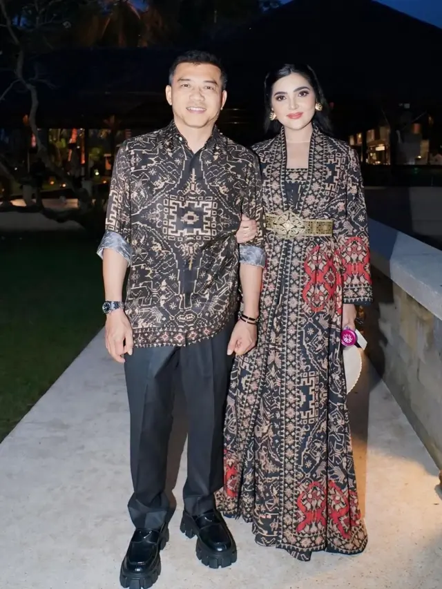 Anang dan Ashanty saat datang ke pernikahan Luna Maya dan Maxime Bouttier