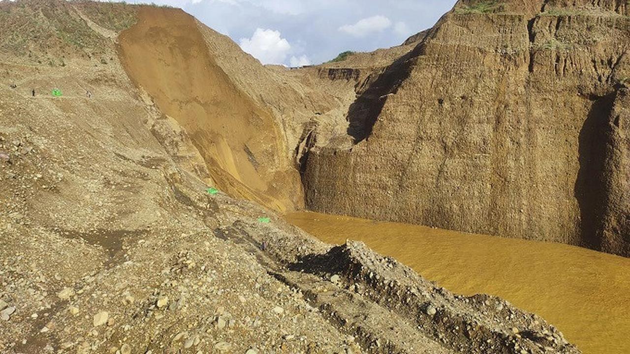 Lokasi tanah longsor di tambang batu giok di Kota Hpakant, Negara Bagian Kachin, Myanmar. (Dok. AP)