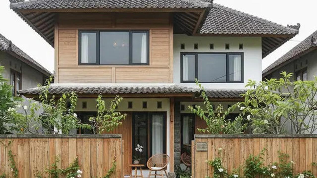 7 Ide Rumah Mungil Bergaya Mewah dengan Pagar Kayu Klasik, Memadukan Gaya dan Fungsi