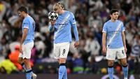 Sementara, tim racikan Pep Guardiola menelan pil pahit tersingkir dari Liga Champions 2025/2026. Tampak dalam foto, ekspresi striker Manchester City asal Norwegia, Erling Haaland, setelah timnya kebobolan gol saat pertandingan leg kedua 16 besar Liga Champions 2025/2026 melawan Real Madrid di Etihad Stadium, barat laut Inggris, pada Selasa 17 Maret 2026 waktu setempat atau Rabu (18/3) dini hari WIB. (Oli SCARFF/AFP)