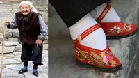 Nenek asal Desa Yuxian di sebelah utara Shanxi itu punya kaki yang rusak akibat diikat, sejak ia berusia 2 tahun.