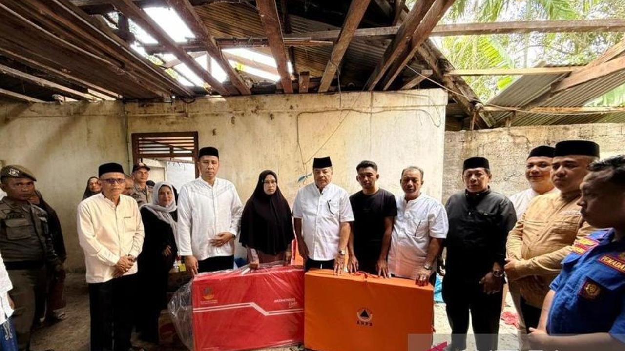 Pemkab Nagan Raya Salurkan Bantuan Korban Angin Kencang Jelang Idul Fitri