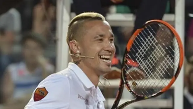 Francesco Totti Dan Bintang AS Roma Bermain Tenis Untuk Amal_09