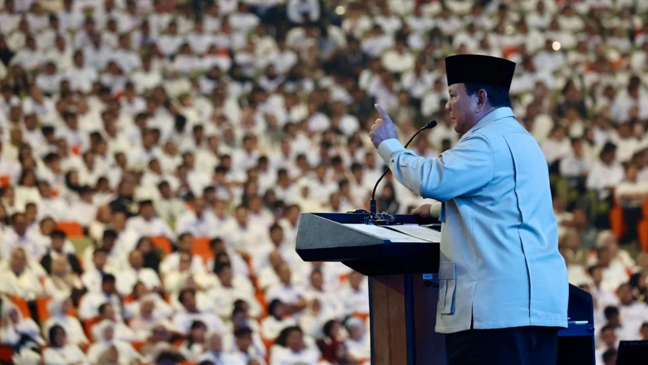 Di Hadapan Belasan Ribu Pelaksana MBG, Prabowo: Kepentingan Rakyat di Atas Semua Kepentingan