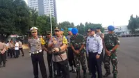 Kapolda Metro Jaya Irjen Gatot Eddy Pramono memimpin apel pasukan 'Operasi Keselamatan 2019' (Merdeka/Ronald)