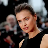 Sebagai seorang model kelas Internasional memang harus dituntut untuk profesional demi memuluskan potret didunia catwalk. Berbagai macam pose pun wajib untuk dilakoni oleh setiap model. (AFP/Bintang.com) 