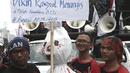 Massa buruh turun ke jalan saat gelar aksi di sekitar Gedung DPR RI, Jakarta, Rabu (2/10/2019). Puluhan ribu buruh dari berbagai daerah berunjuk rasa dalam rangka menolak revisi UU Ketenagakerjaan dan PP Nomor 78 Tahun 2015 serta menolak kenaikan iuran BPJS Kesehatan. (merdeka.com/Iqbal S. Nugroho)