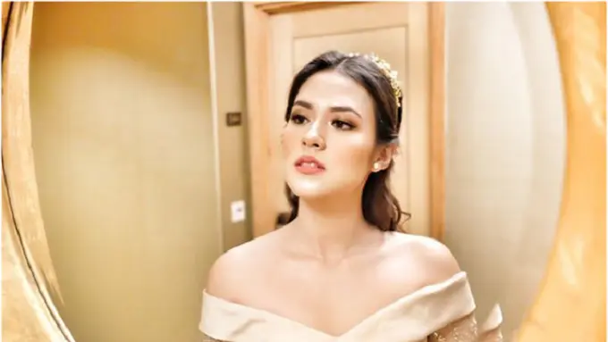 [Bintang] Seperti Princess Belle, Cantiknya Dandanan Raisa yang Mirip Emma Watson