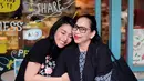 Tyas Mirasih sedang berduka. Melalui akun instagramnya yang sudah terverifikasi, Tyas mengabarkan sang ibu meninggal dunia. Hedy Elias binti Alex Elias, ibunda Tyas, meninggal pada Rabu (24/05/2023) pukul 05.27 WIB. [Instagram/tyasmirasih]