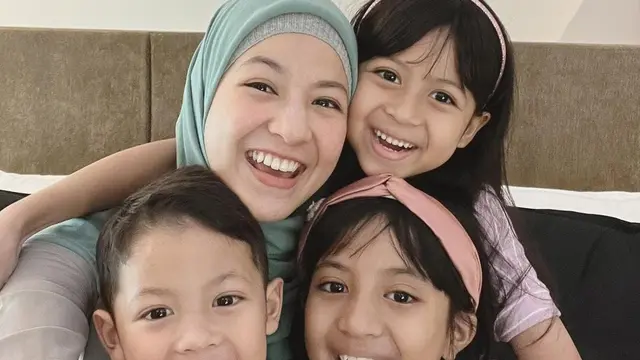 Natasha Rizky berlibur bersama anak