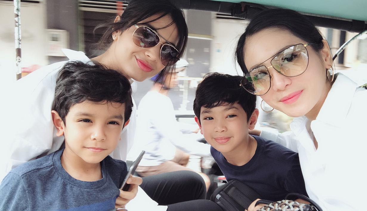 Cantiknya Anak Sambung Bunga Zainal - News & Entertainment  