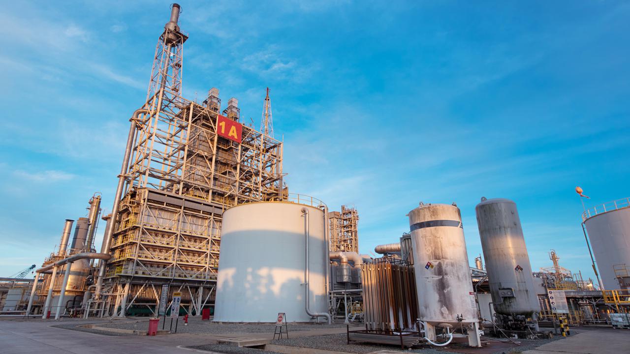 Perkuat Rantai Pasok, Pertamina-Pupuk Kaltim Kerja Sama Jual Beli Soda Ash di Pasar Domestik
