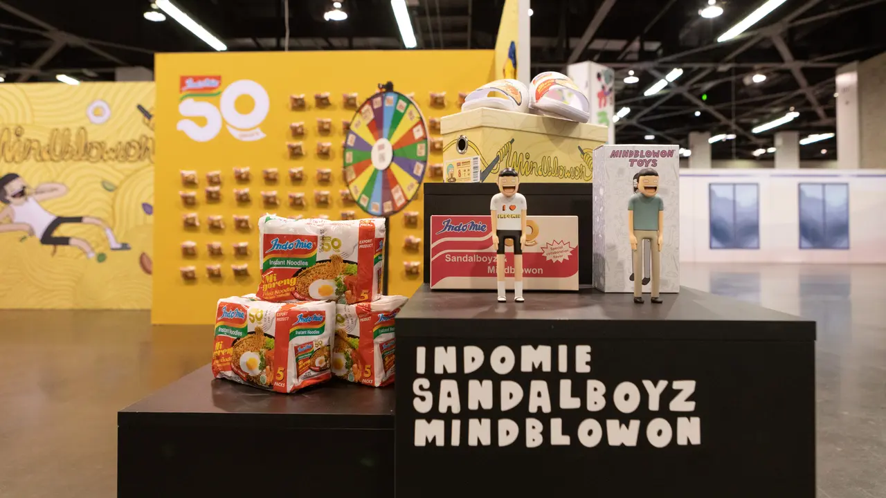 Sandal Indomie Hasil Kolaborasi Eksis di Ajang DesignerCon 2022 California