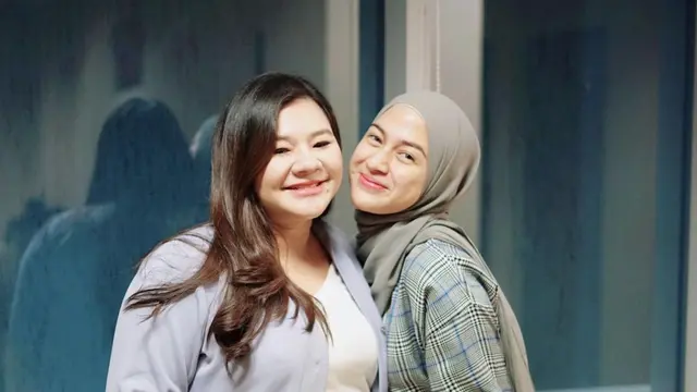 Jelang melahirkan anak kedua, Eriska Rein merayakan ulang tahun ke-28 di rumah sakit (Foto: Instagram @ninazatulini22)