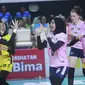 Para pemain Gresik Petrokimia Pupuk Indonesia berselebrasi dalam pertandingan perebutan tempat ketiga PLN Mobile Proliga 2023 melawan Jakarta BIN di GOR Among Rogo, Yogyakarta, Sabtu, 8 Maret 2023. Gresik Petrokimia menang 3-0&nbsp;(27-25, 25-20, 25-18). (foto: Proliga)