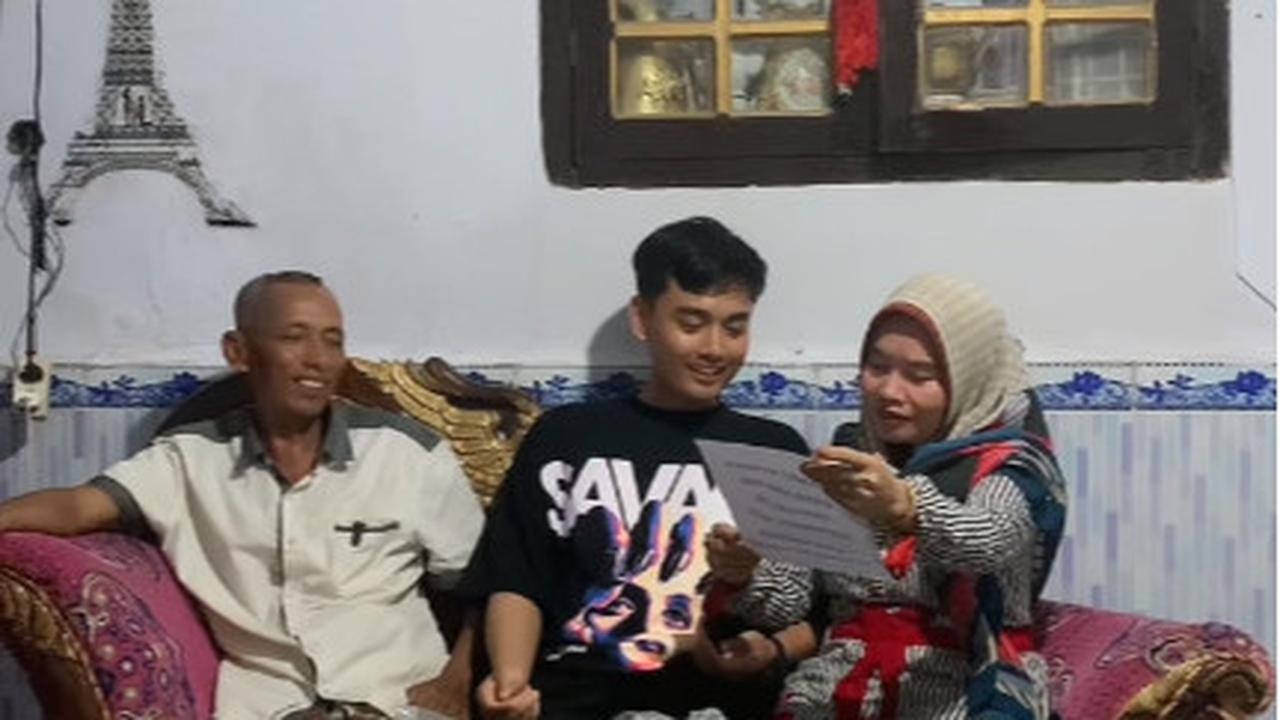 Penuh Kebahagiaan, Momen Pria Beri Kejutan Umrah untuk Kedua Orang Tuanya Ini Bikin Haru Warganet