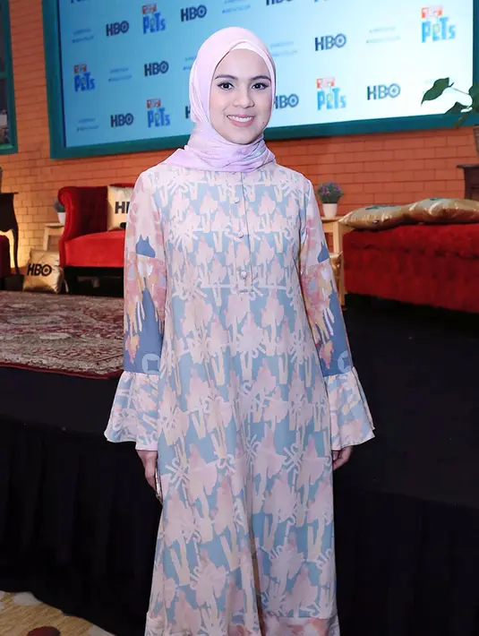 Begitu juga saat sang buah hati tiba-tiba bangun malam, sang suami yang menenangkan. Meski, merasakan kelelahan, bintang sinetron Jeng Kelin itu mengaku sangat menikmati perannya. (Deki Prayoga/Bintang.com)