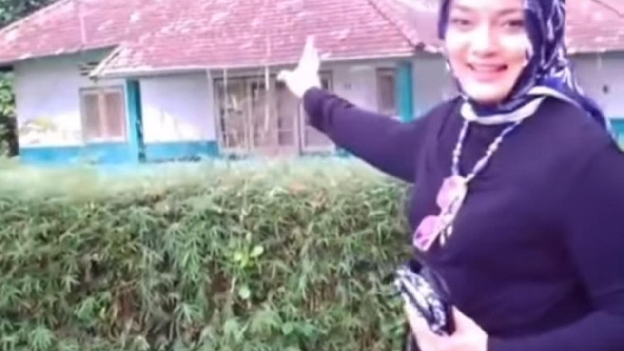 Potret Rumah Masa Kecil Mendiang Marissa Haque, Sederhana tapi Luas dan Penuh Kenangan Manis