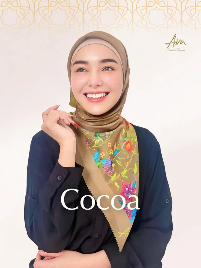 Keanggunan Amanda Manopo dalam hijab. (credit:instagram.com/ambyamandamanopo)