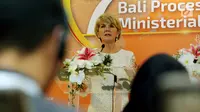 Menteri Luar Negeri Australia Julie Bishop saat Penutupan Bali Process 2018 di Nusa Dua Bali, Selasa (7/8). Bali Process menghasilkan strategi tiga cabang guna mengakhiri praktik perbudakan modern, dan perdagangan manusia. (Liputan6.com/Johan Tallo)