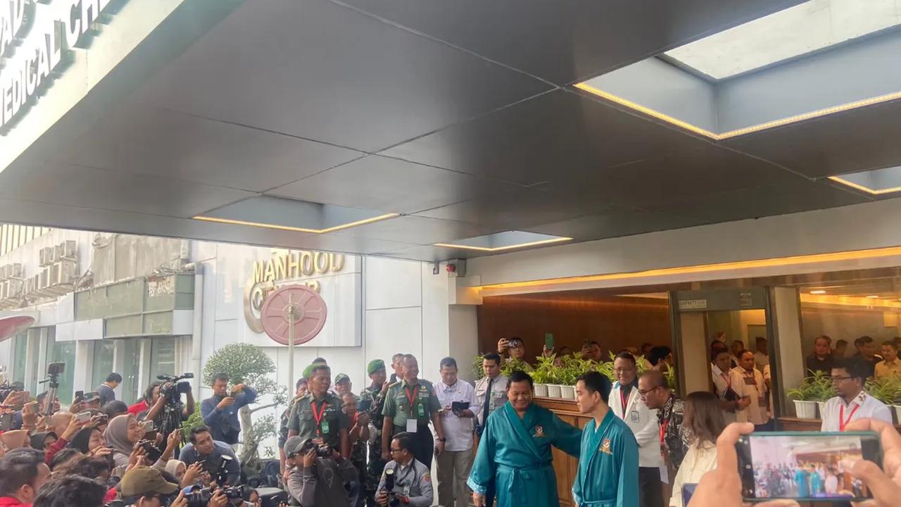 Kedatangan paslon tersebut untuk menjalani tes kesehatan, salah satu syarat menjadi capres dan cawapres.