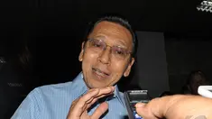 Wapres Boediono menyempatkan diri membesuk Ketua Umum Partai Gerindra Suhardi, Jakarta, Rabu (27/8/2014) (Liputan6.com/Miftahul Hayat)
