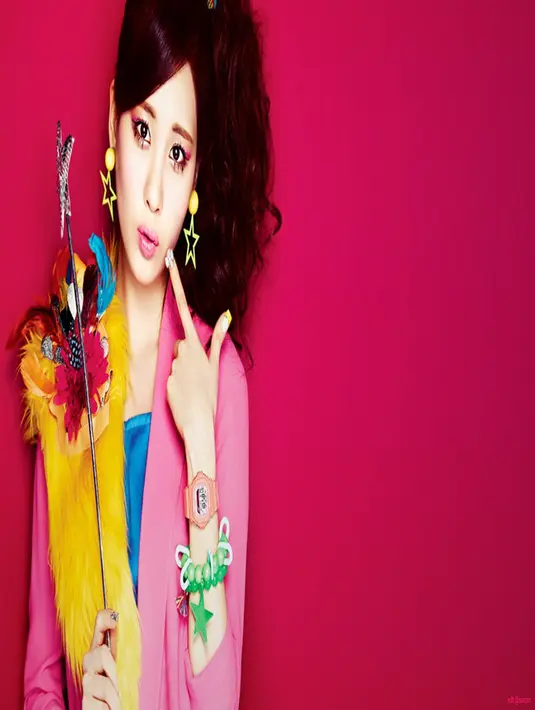 Seohyun pun mengungkapkan rasa gugupnya ketika menjalani pemotretan sebagai imej wanita seksi. Padahal, Seohyun memiliki kepribadian seperti anak kecil. (Soompi/Bintang.com)