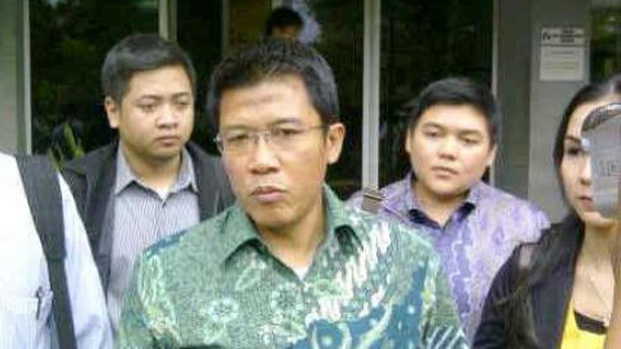 Bawa bukti penghinaan, Misbakhun laporkan @benhan ke Polda Metro