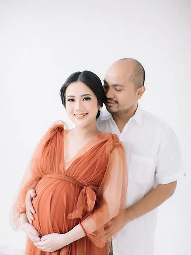 Momen Maternity Shoot Tistha Nurma dan Afif Kalla