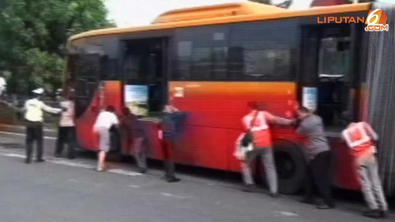 Busway Mogok